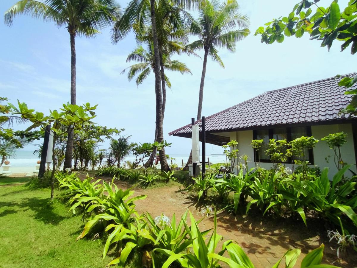 Emerald Sea Resort Ngwesaung Esterno foto