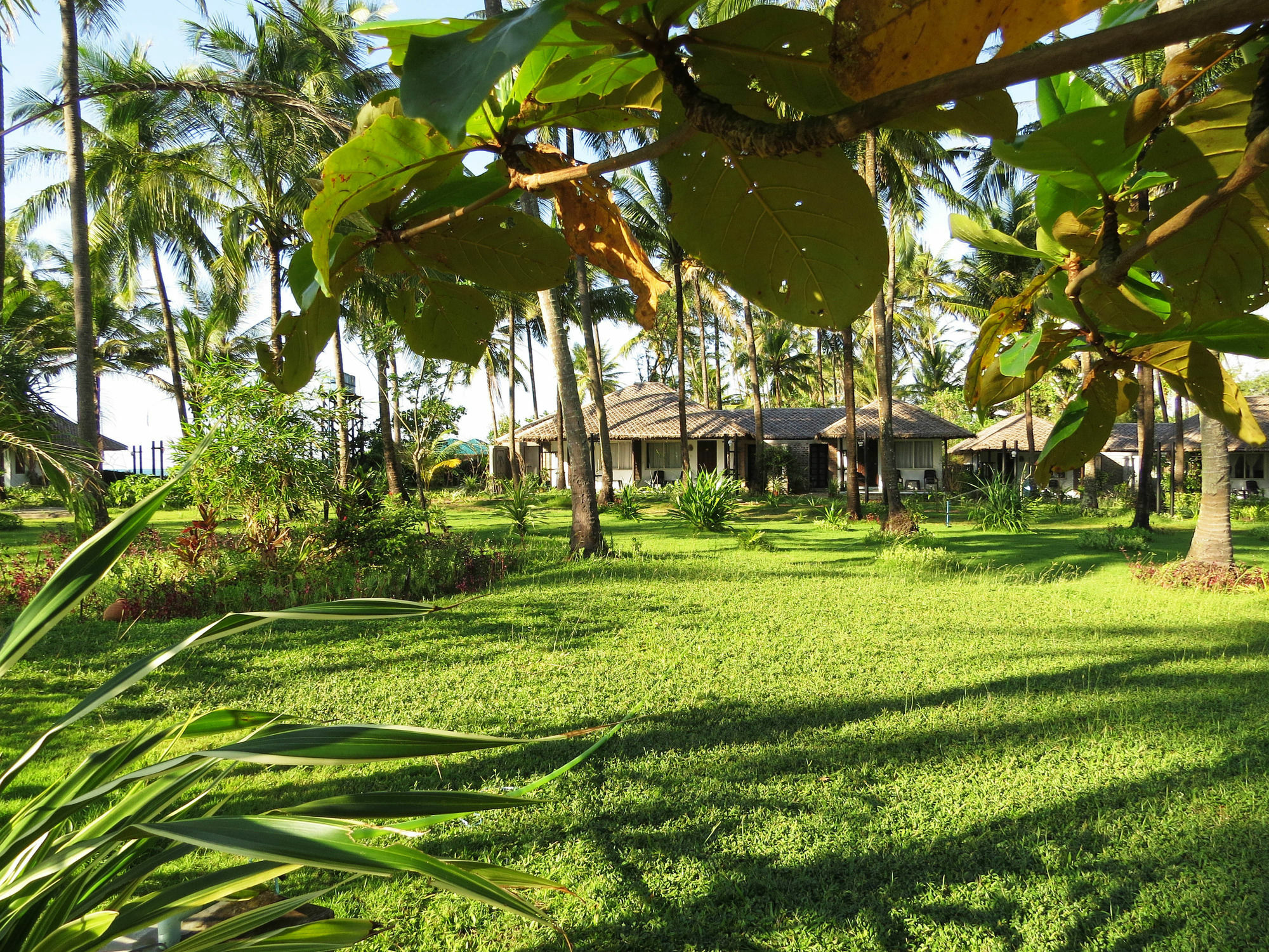 Emerald Sea Resort Ngwesaung Esterno foto